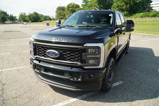 2023 Ford F-250 Lariat photo 3