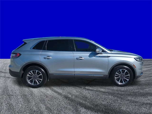 2023 Lincoln Nautilus Standard photo 3