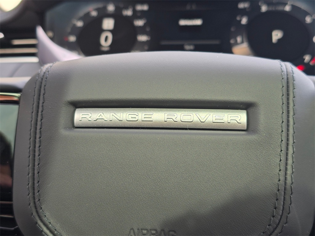 2025 Land Rover Range Rover Sport SE photo 17