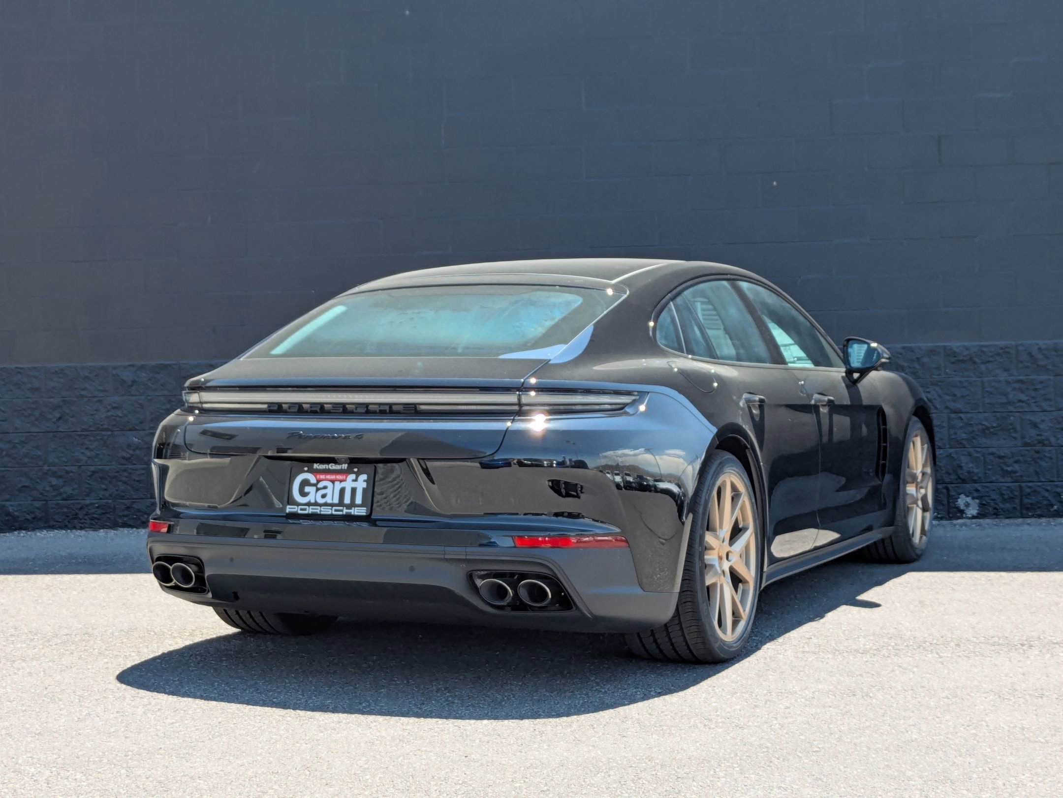 2025 Porsche Panamera 4 photo 8