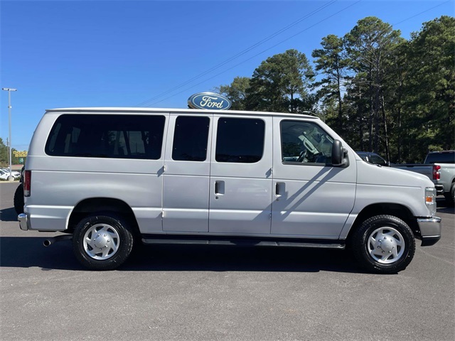 2014 Ford E-350 photo 2