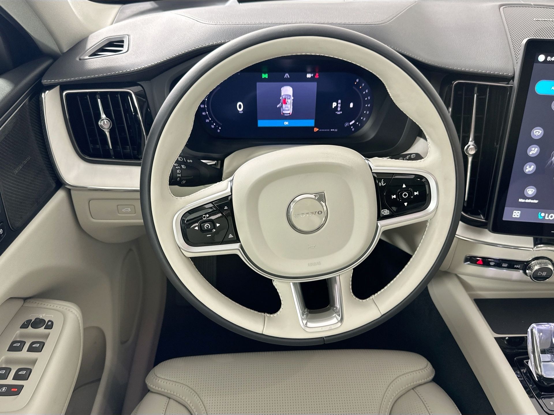 2026 Volvo XC60 B5 photo 20