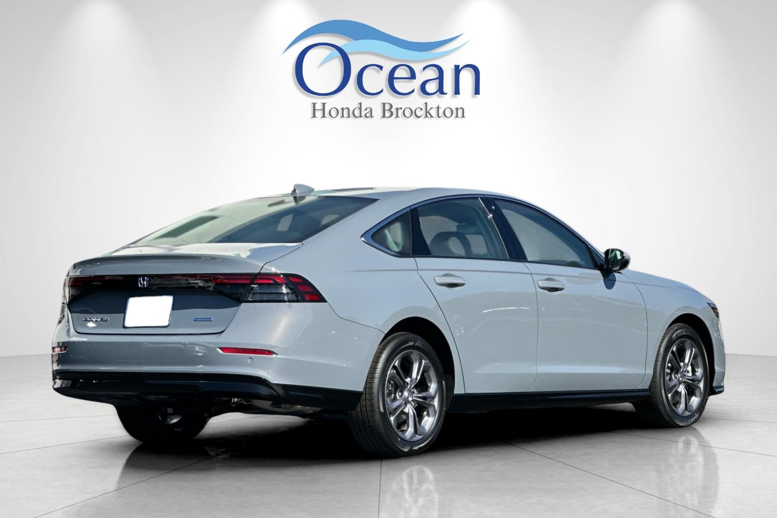 2025 Honda Accord Hybrid EX-L photo 5