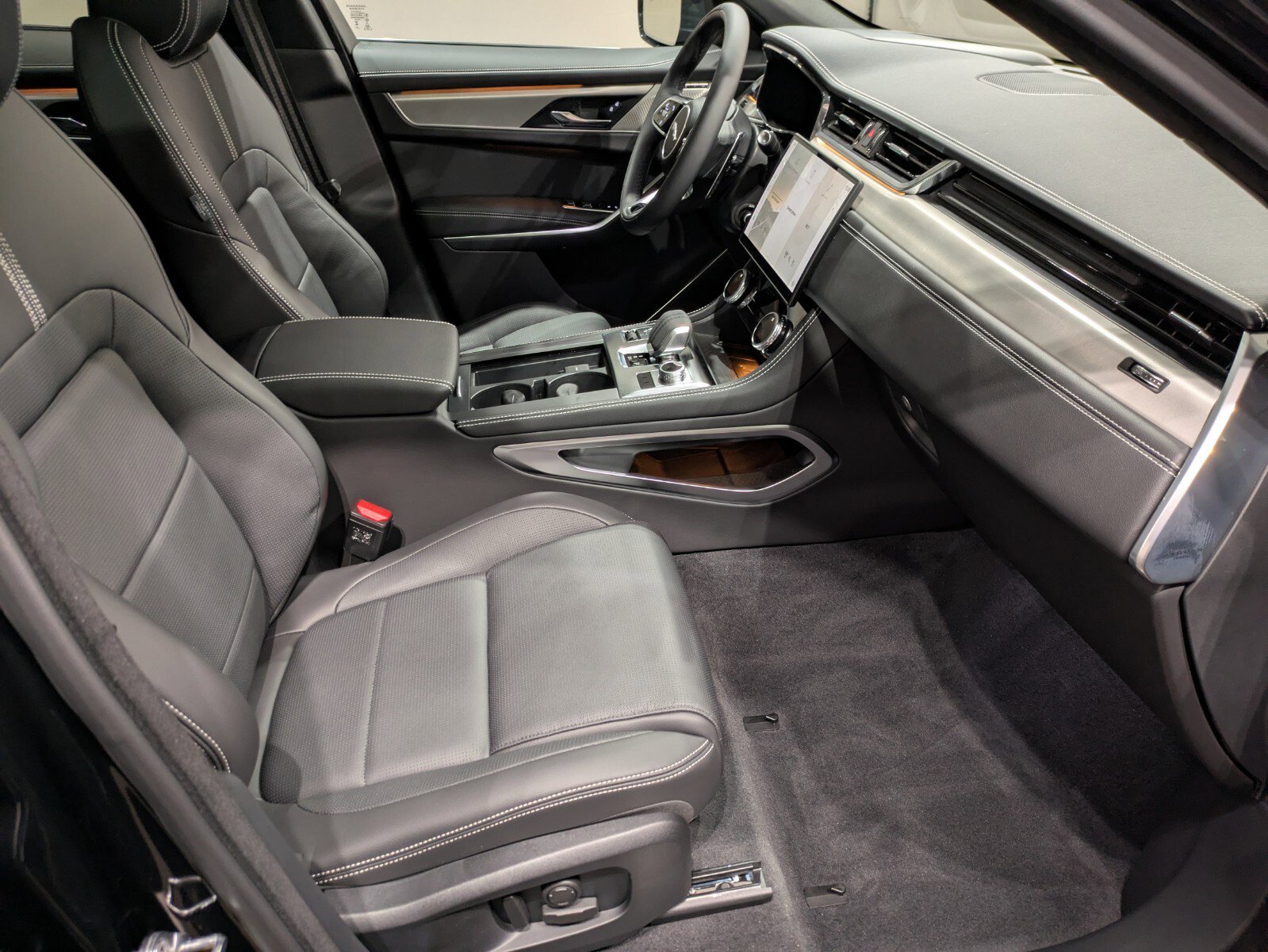 2026 Jaguar F-PACE P250 R-Dynamic S photo 24