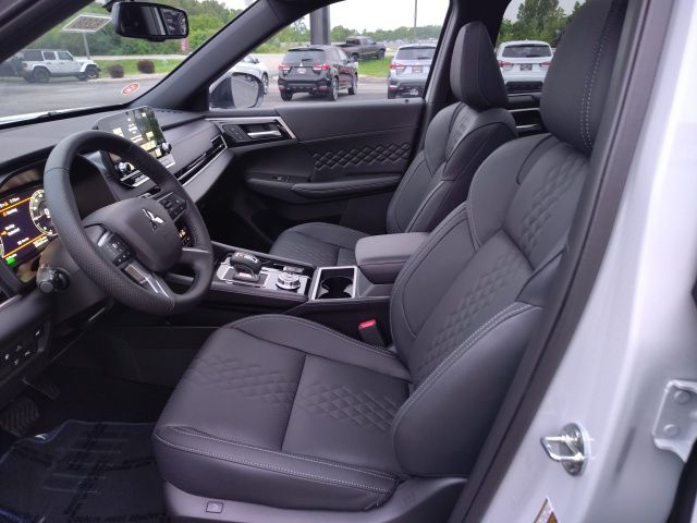 2025 Mitsubishi Outlander PHEV SEL photo 13