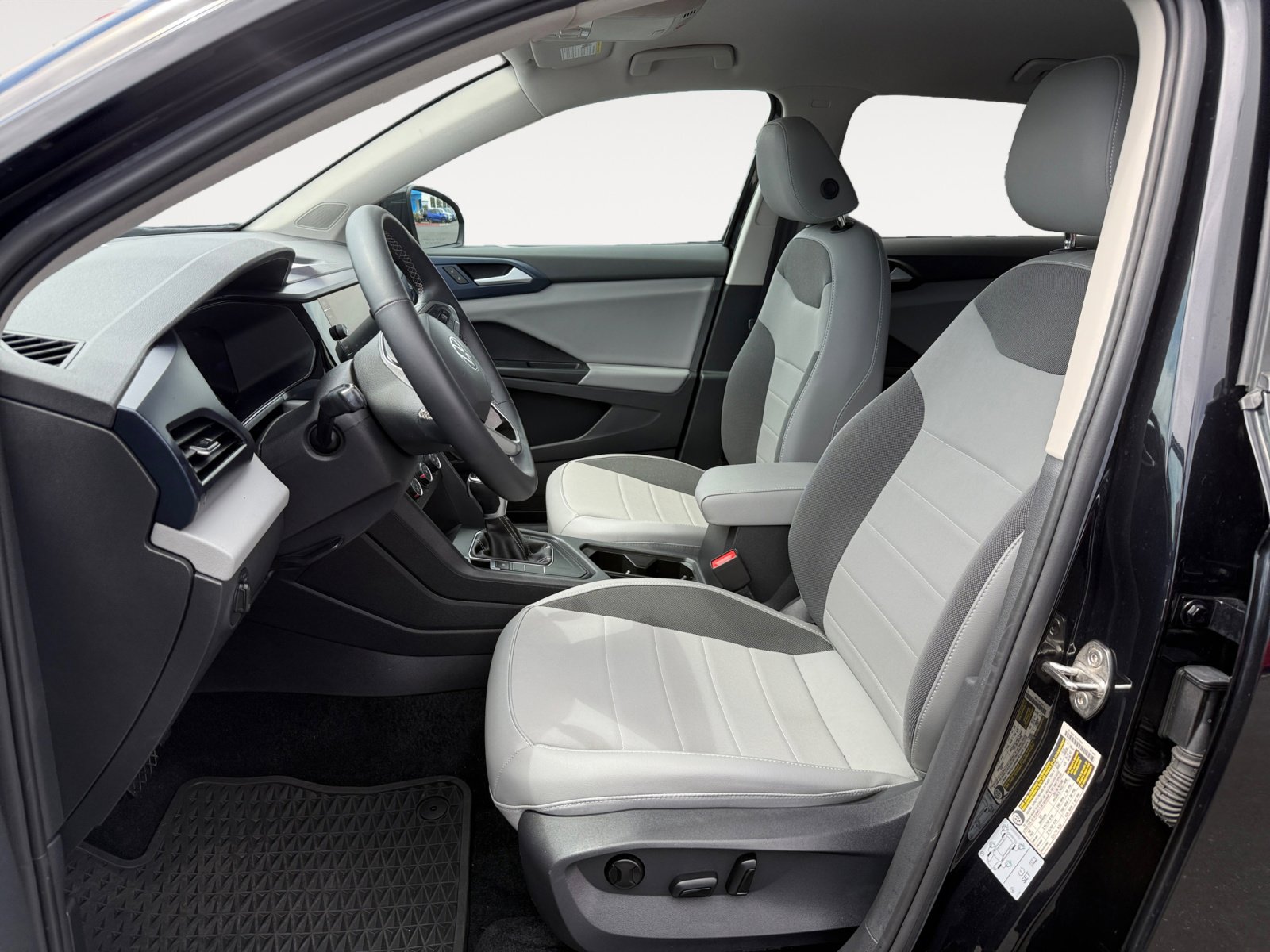 2022 Volkswagen Taos SE photo 9