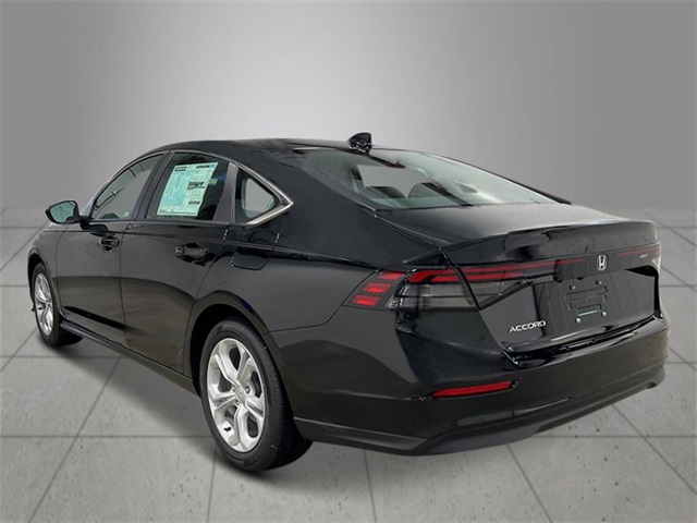 2025 Honda Accord LX photo 3