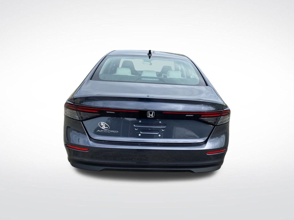2025 Honda Accord SE photo 13
