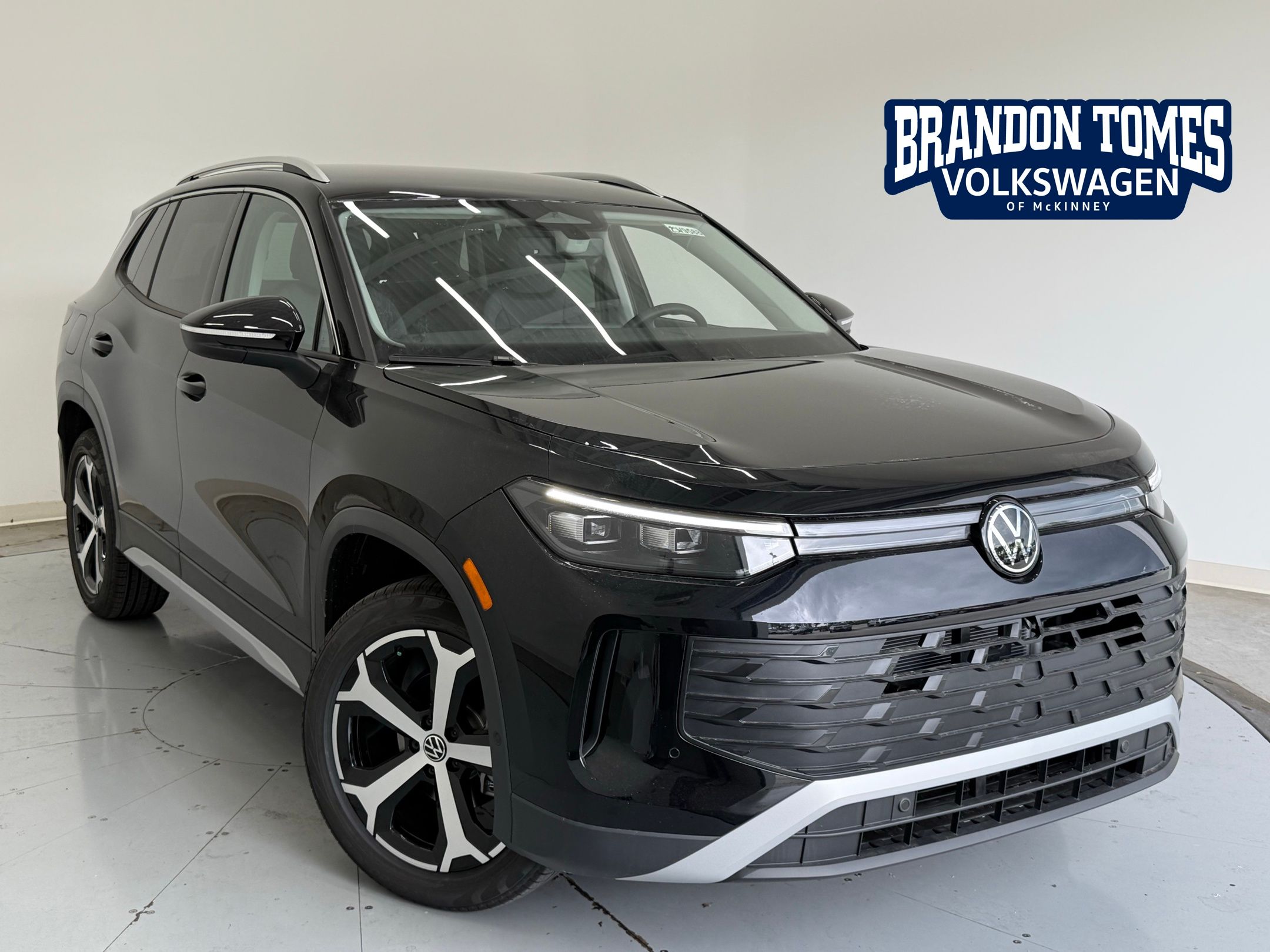 2025 Volkswagen Tiguan SE's photo