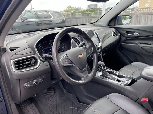 2022 Chevrolet Equinox Premier photo 2