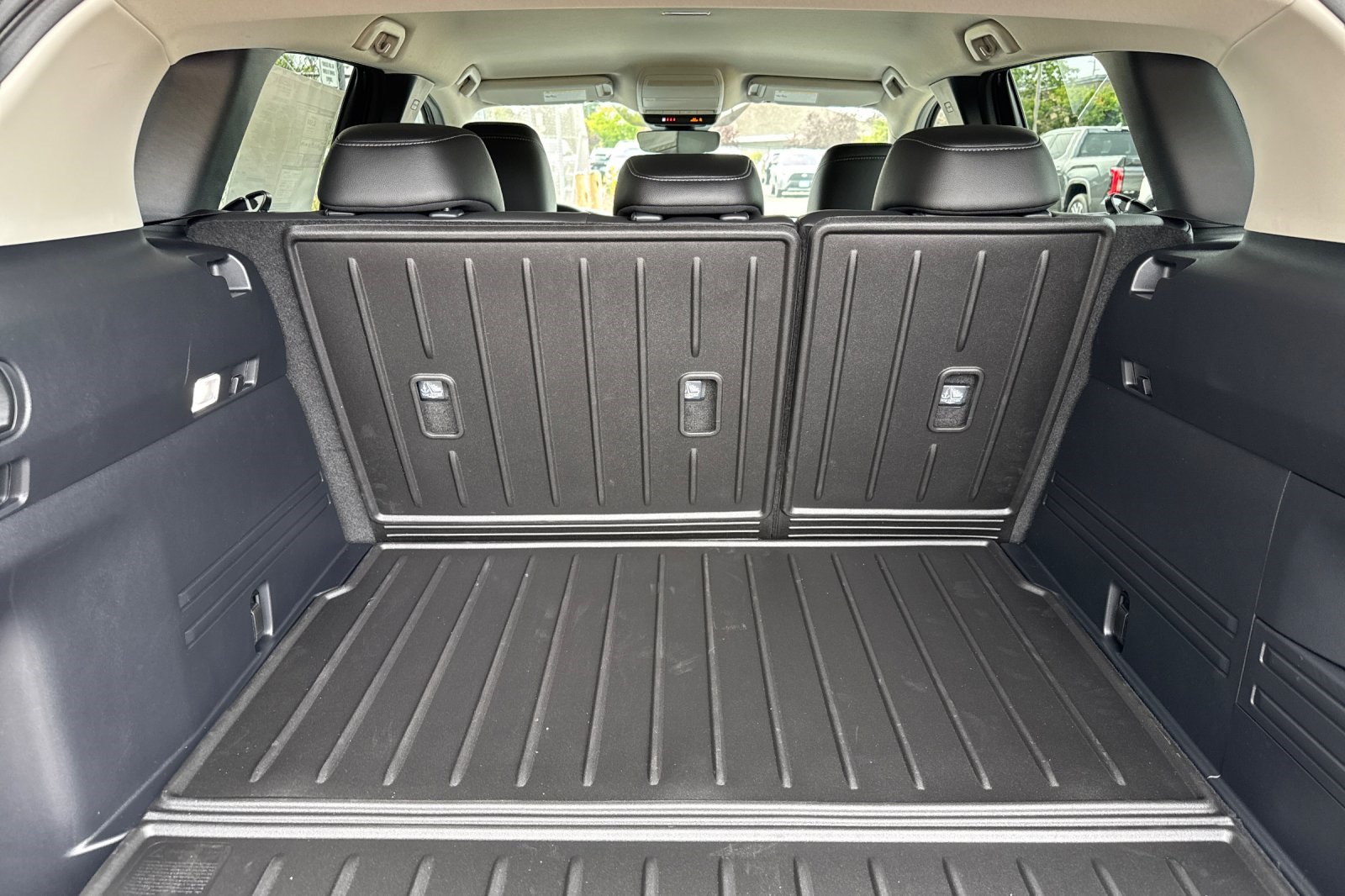 2025 Mazda CX-50 Preferred photo 11