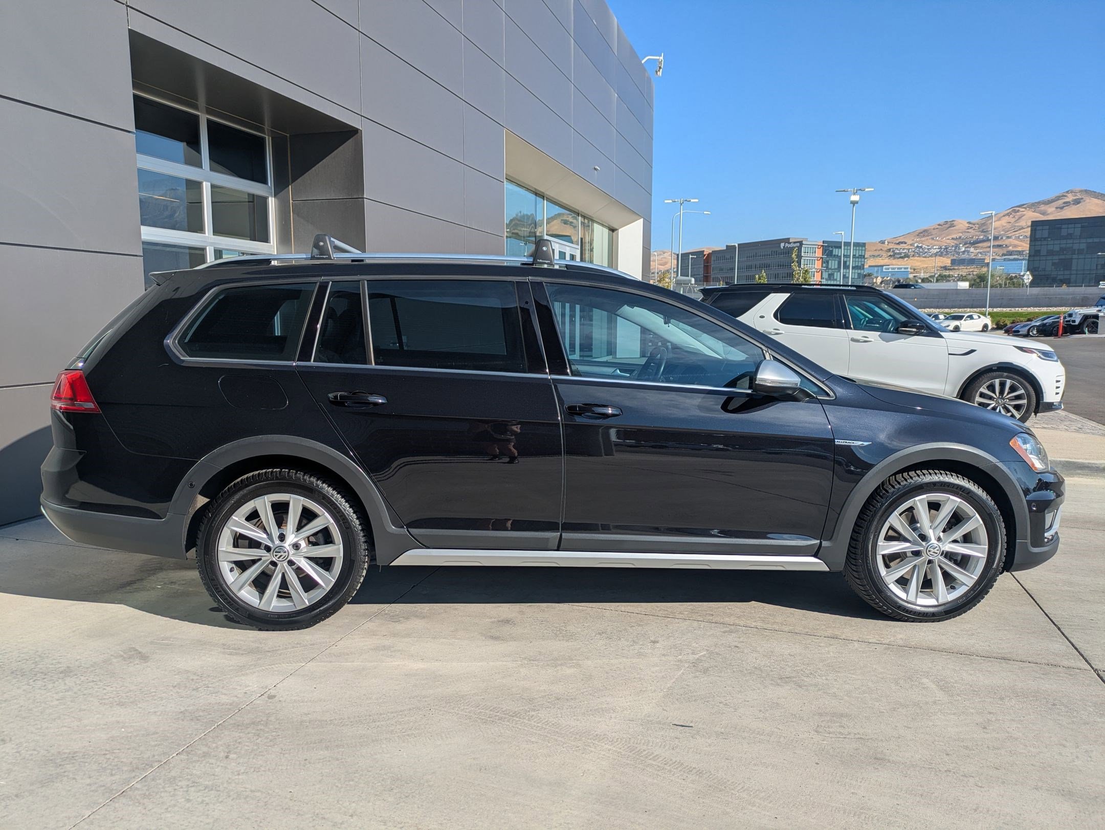 2017 Volkswagen Golf Alltrack SE photo 4