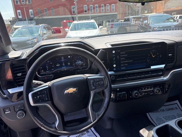 2022 Chevrolet Silverado 1500 LT photo 18