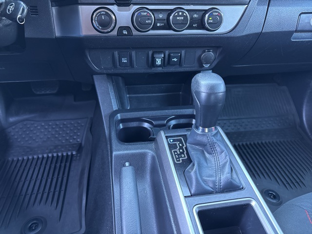 2022 Toyota Tacoma SR5 photo 33