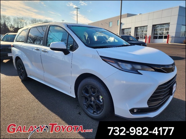 2026 Toyota Sienna Woodland Edition's photo