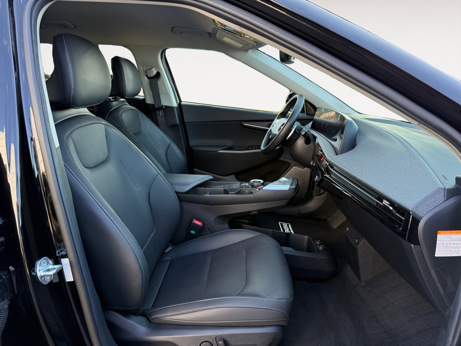 2022 Kia EV6 Wind photo 19