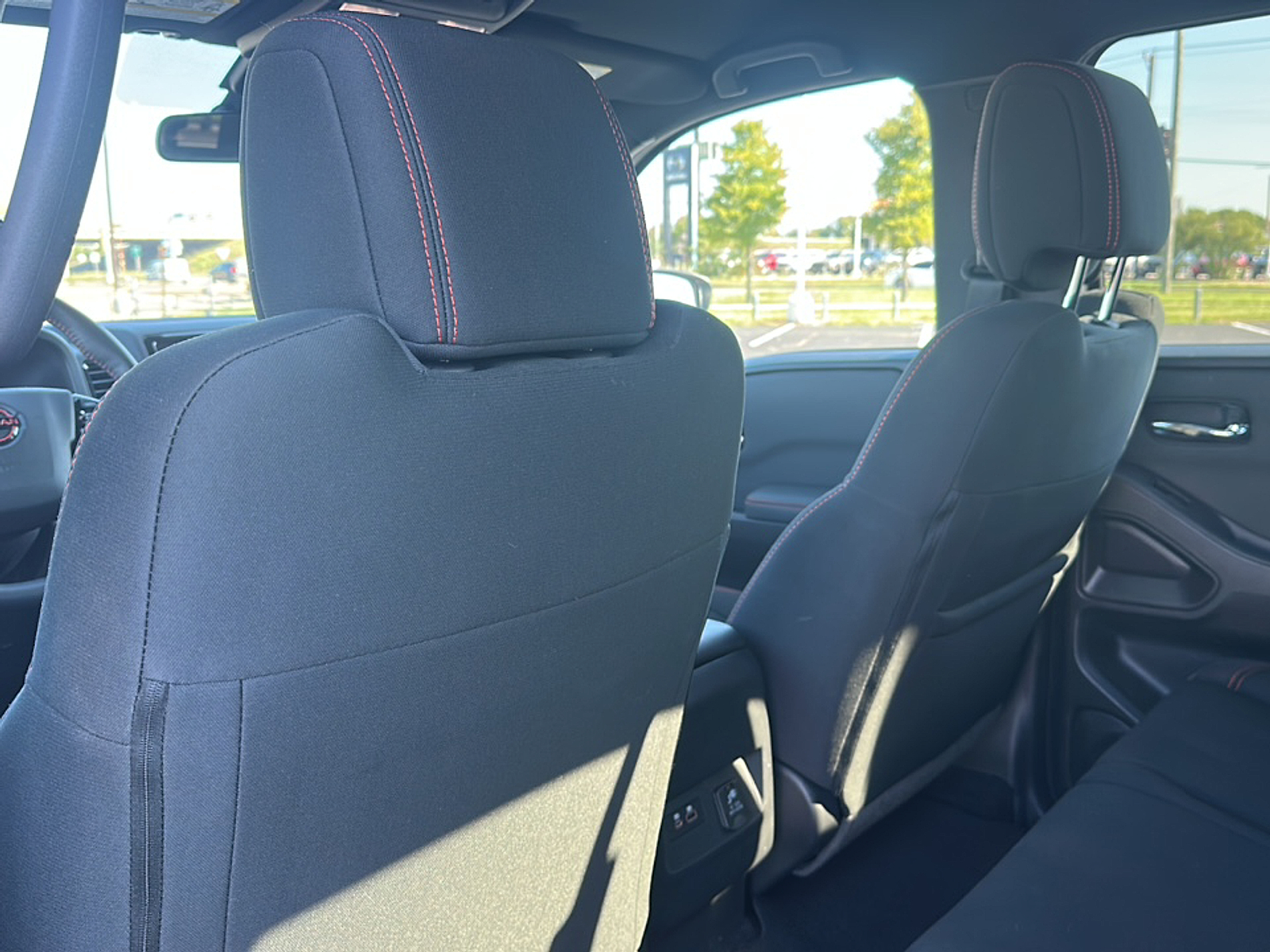 2024 Nissan Frontier Crew Cab PRO-X photo 6