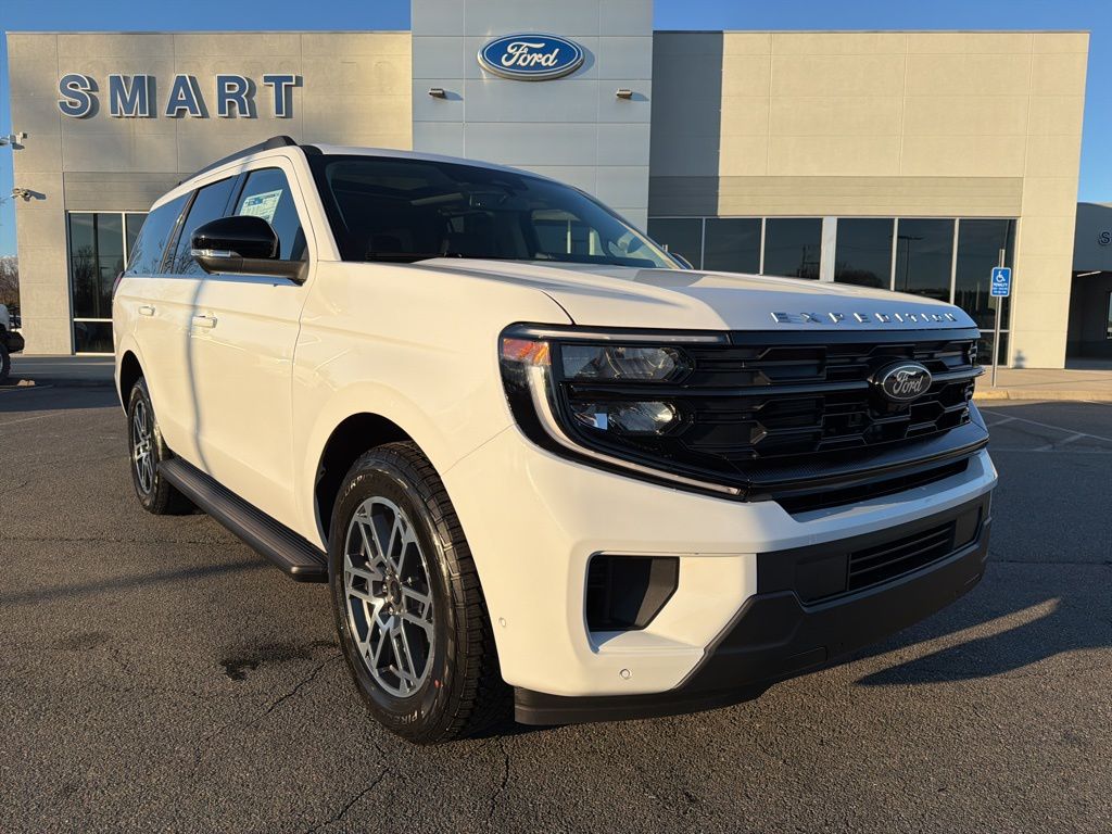 2025 Ford Expedition Active's photo