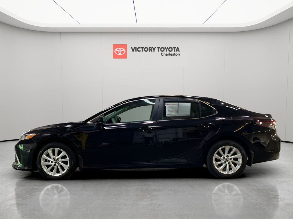 2023 Toyota Camry LE photo 2
