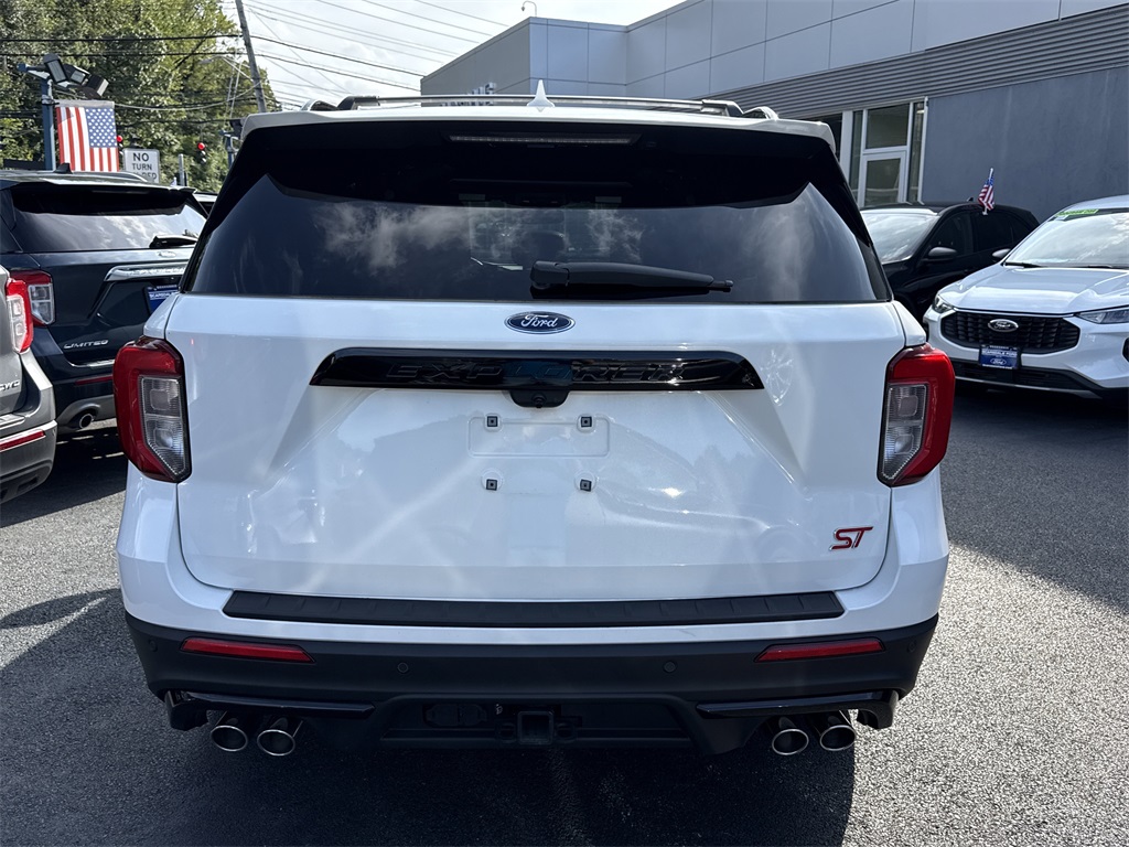 2022 Ford Explorer ST photo 4