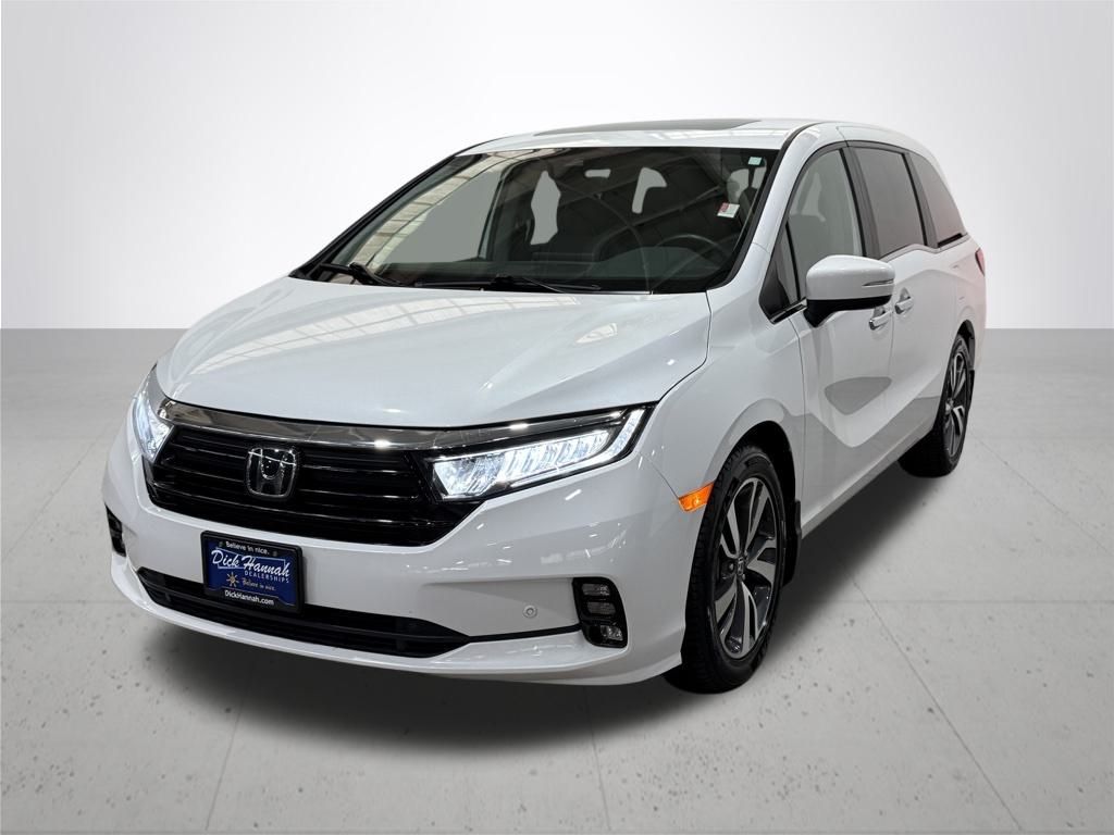 2022 Honda Odyssey Touring photo 2