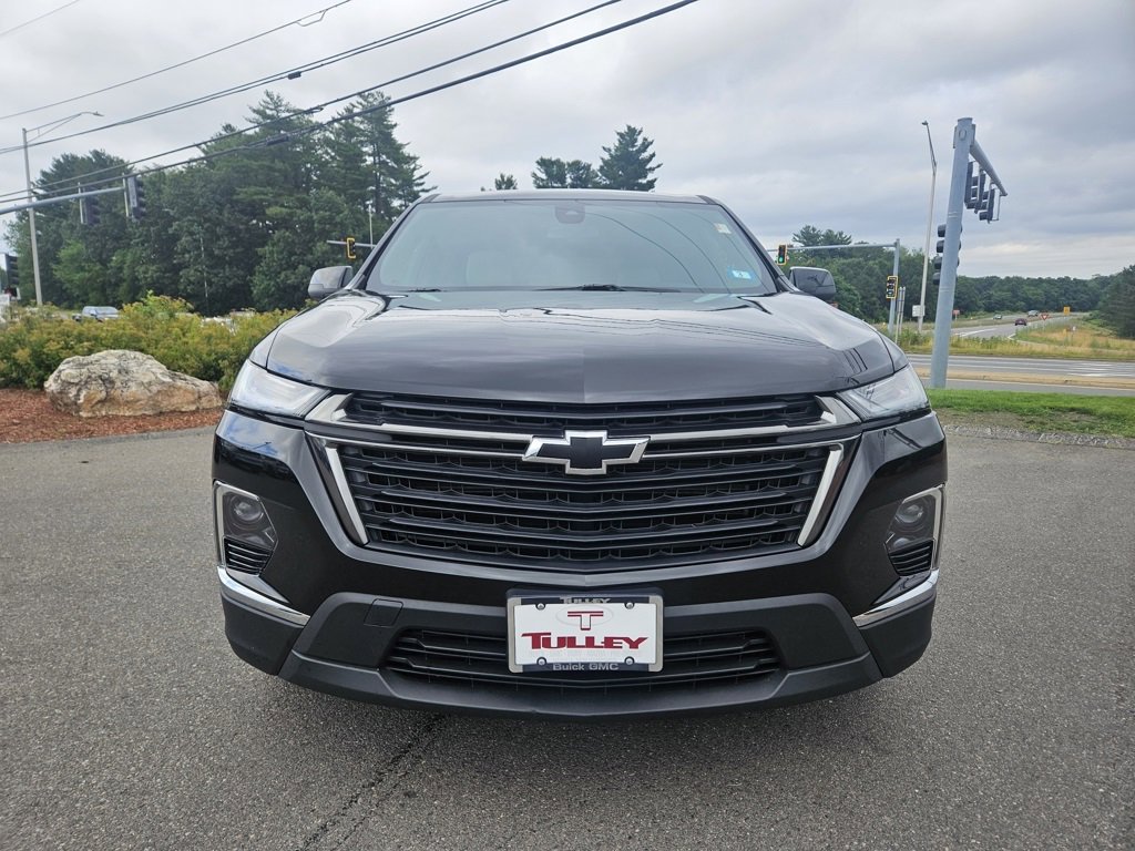 2022 Chevrolet Traverse LS photo 2
