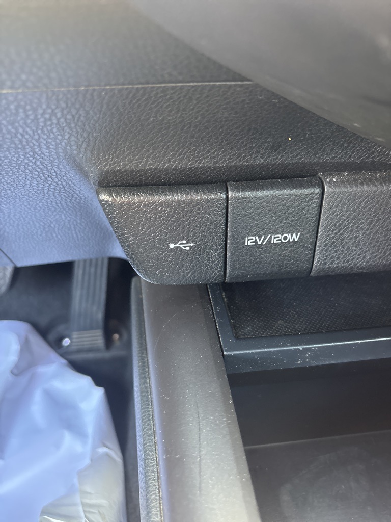 2022 Toyota Camry SE photo 21
