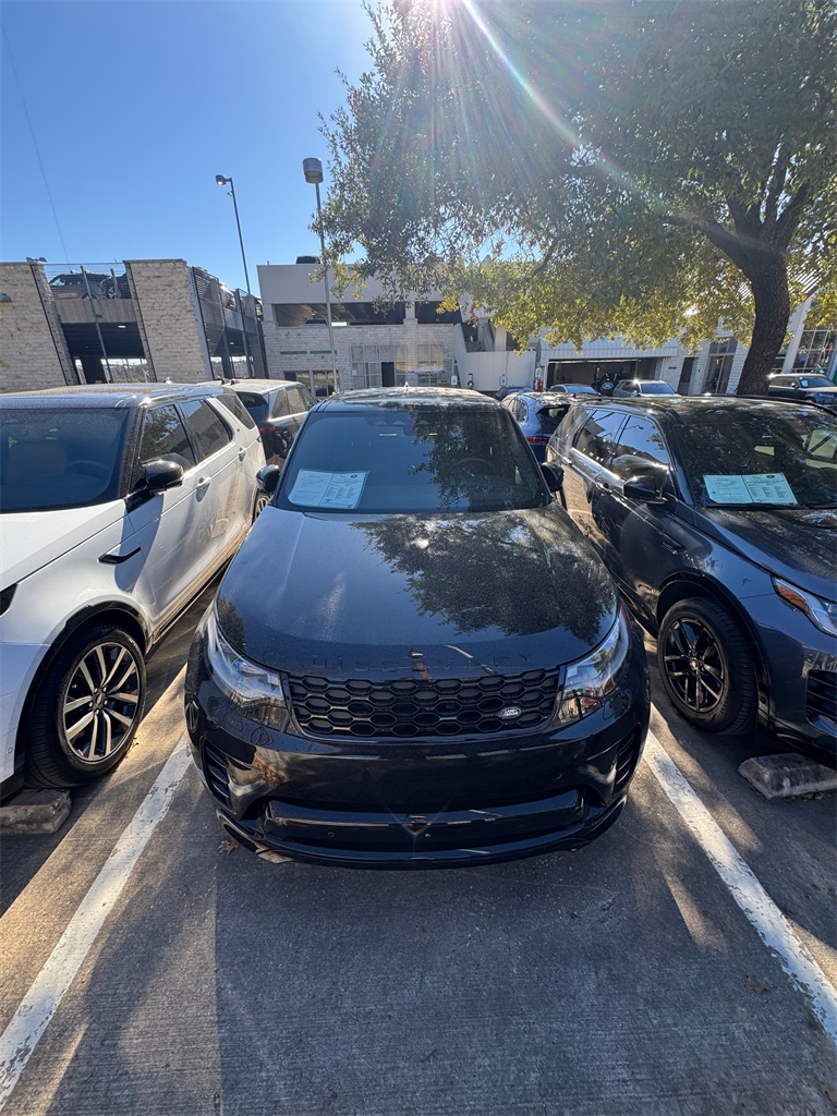 2025 Land Rover Discovery Dynamic SE's photo