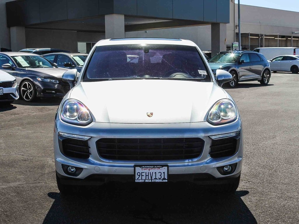 2018 Porsche Cayenne S photo 2