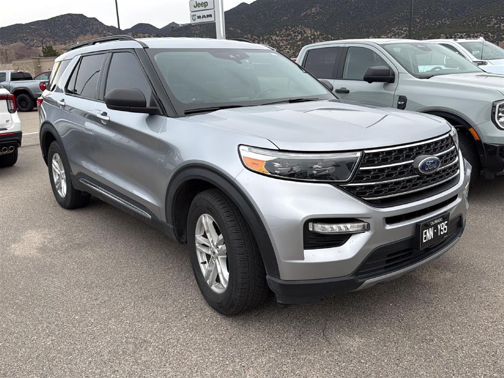 2023 Ford Explorer XLT photo 2