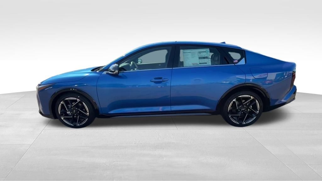 2025 Kia K4 GT-Line photo 2