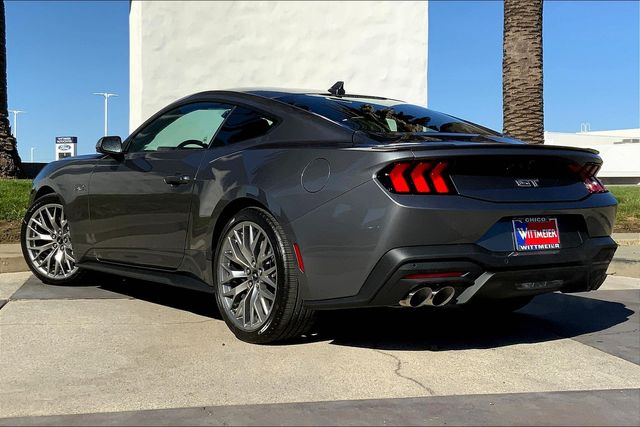 2025 Ford Mustang GT Premium photo 3