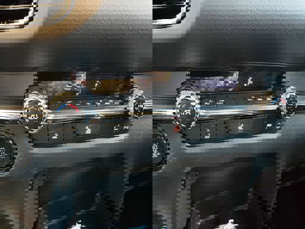 2025 Mazda CX-30 2.5 S Preferred photo 2