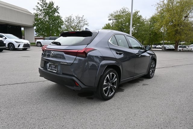 2024 Lexus UX 250h Premium photo 3