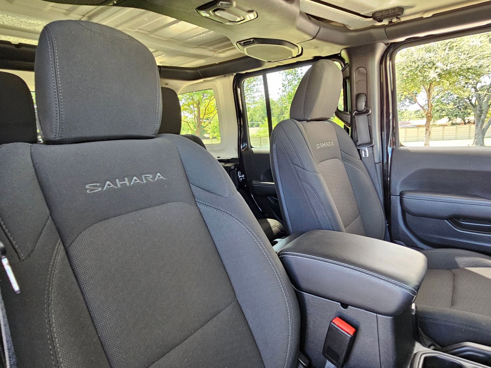 2022 Jeep Wrangler Unlimited Sahara photo 20