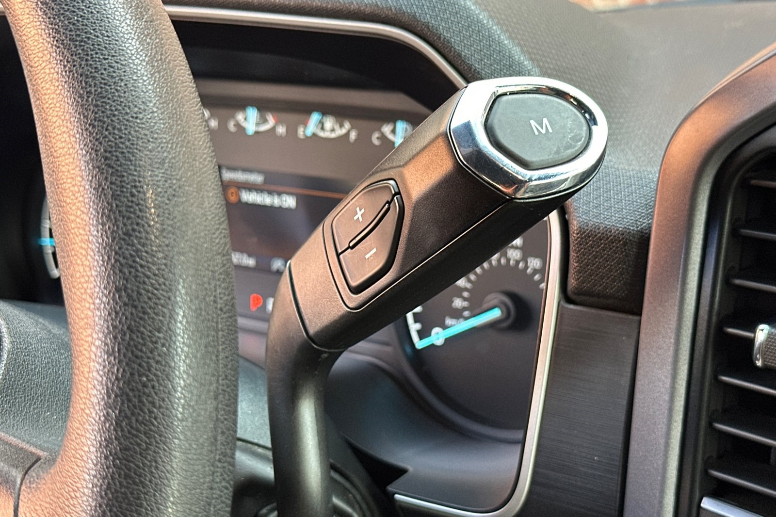 2023 Ford F-150 XLT photo 20