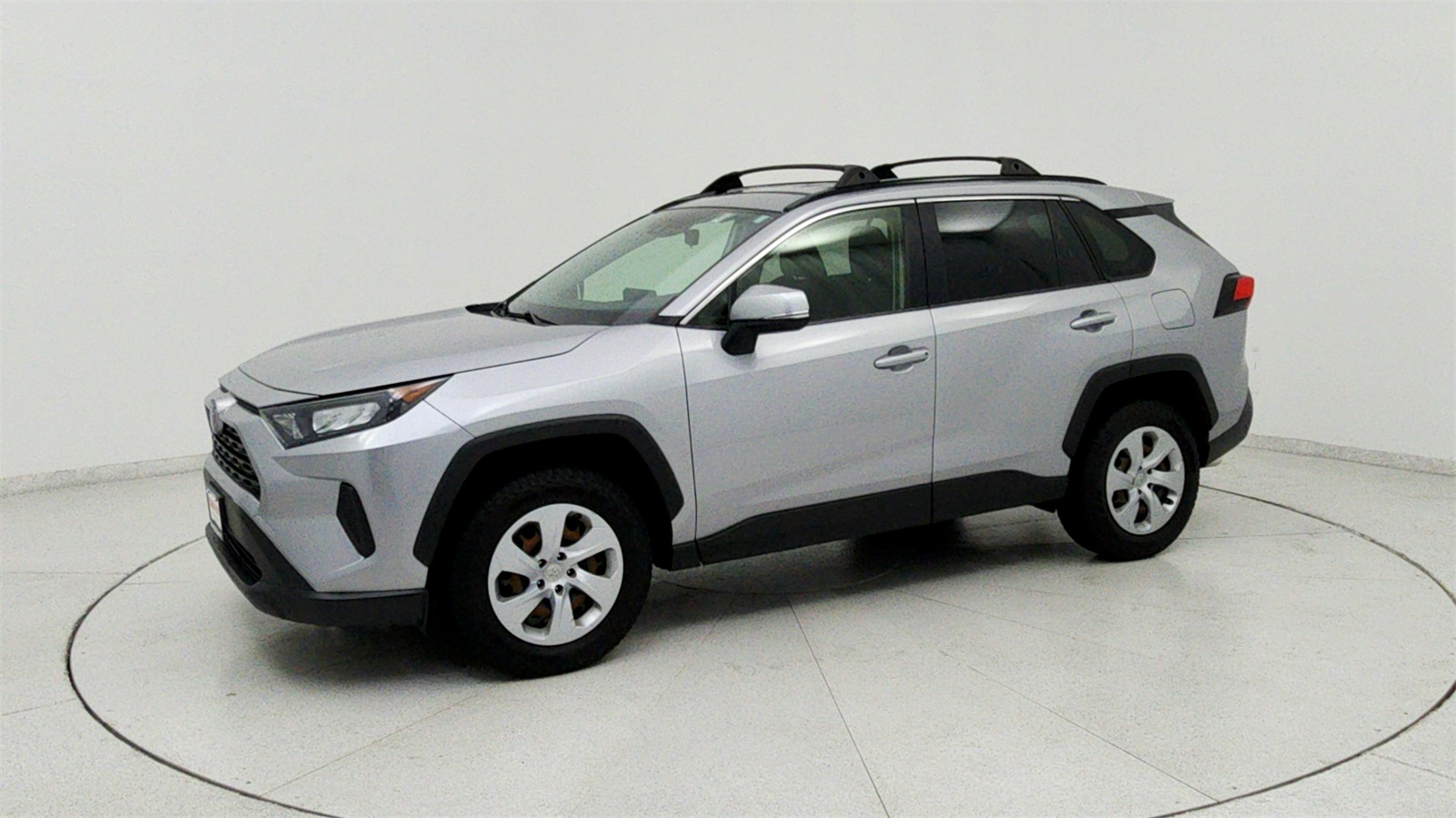 2019 Toyota RAV4 LE photo 3