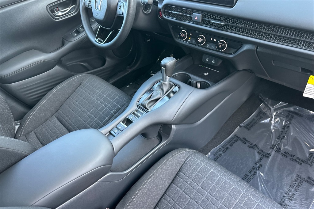 2026 Honda HR-V LX photo 17
