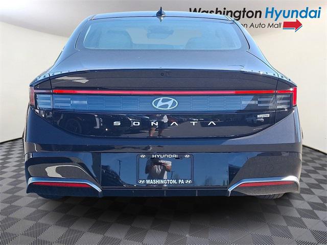 2025 Hyundai Sonata Hybrid SEL photo 4