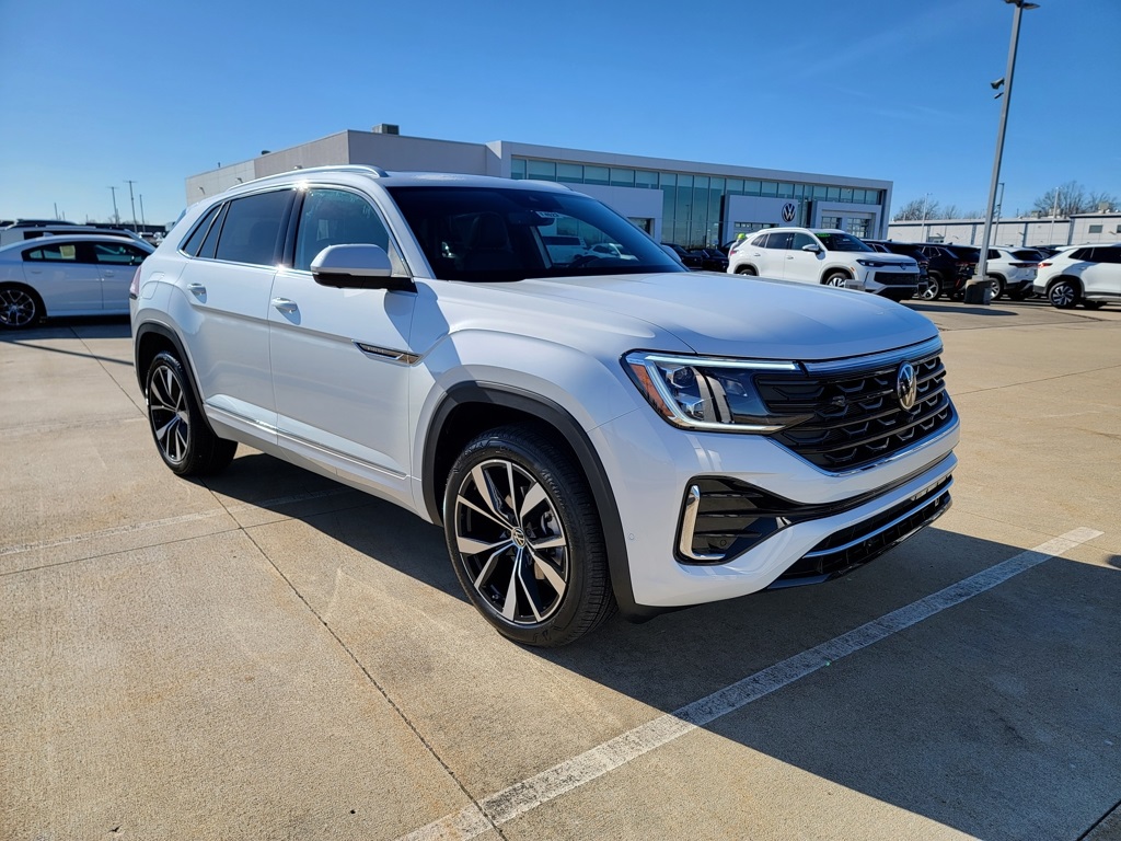 2026 Volkswagen Atlas Cross Sport SEL Premium R-LINE's photo