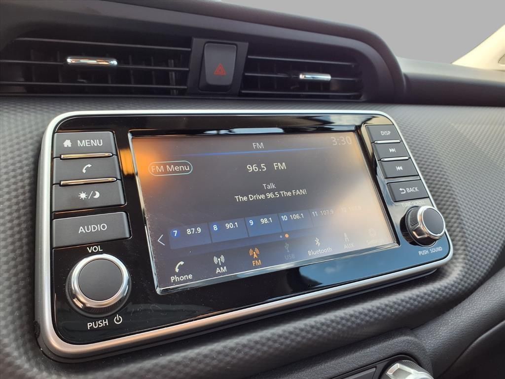 2025 Nissan Kicks Play S photo 4