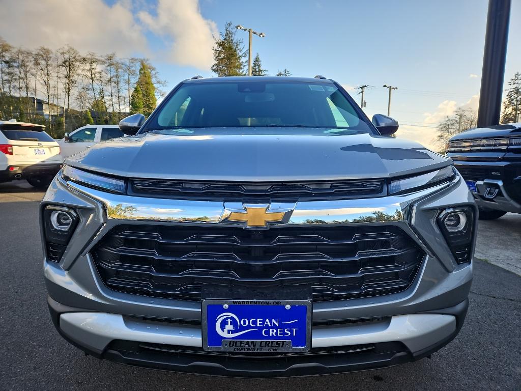 2025 Chevrolet Trailblazer LT photo 3