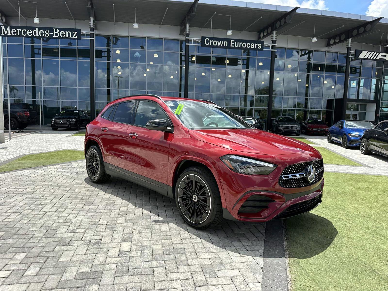 2025 Mercedes Benz GLA 250 AMG photo 2