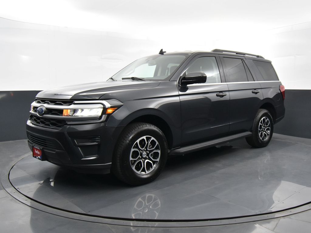 2022 Ford Expedition XLT photo 3