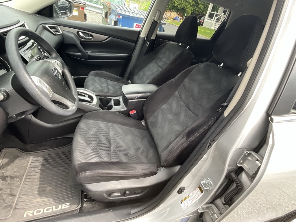 2014 Nissan Rogue SV photo 7