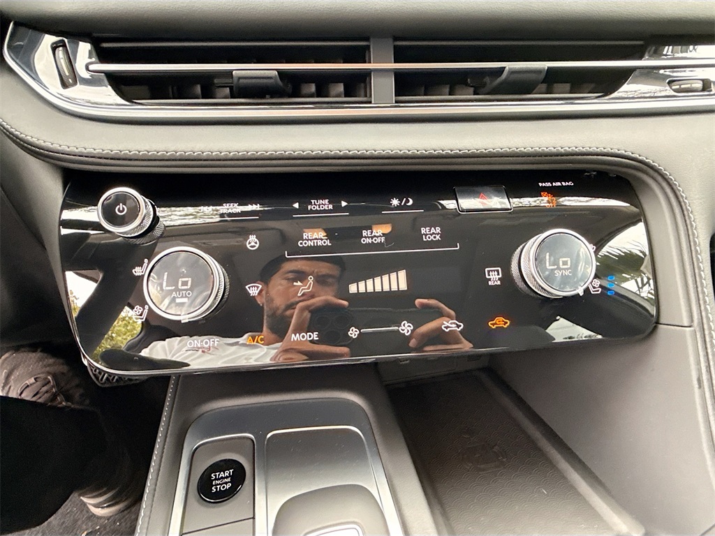2026 Infiniti QX60 Luxe photo 16