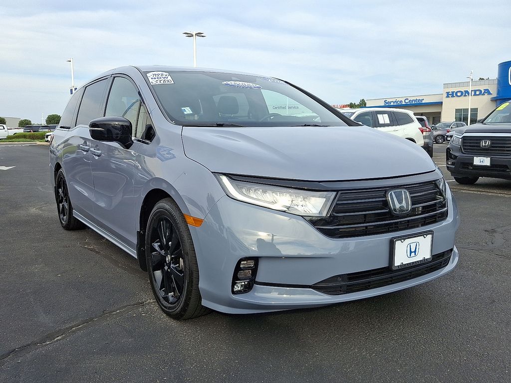 2024 Honda Odyssey Sport photo 3
