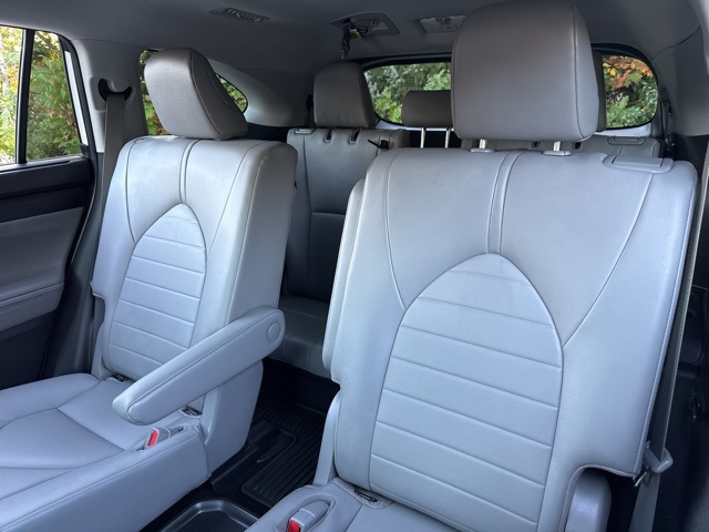2020 Toyota Highlander XLE photo 18