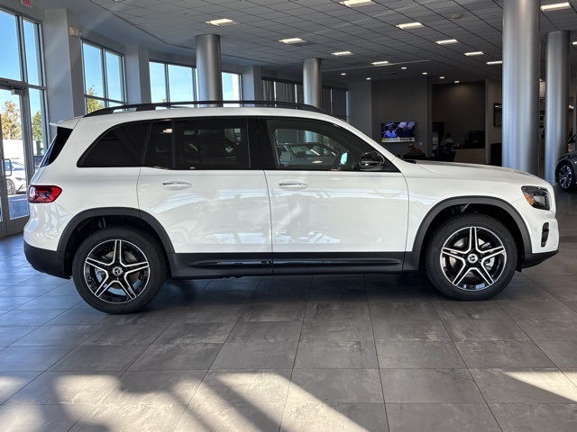 2026 Mercedes Benz GLB 250 photo 2