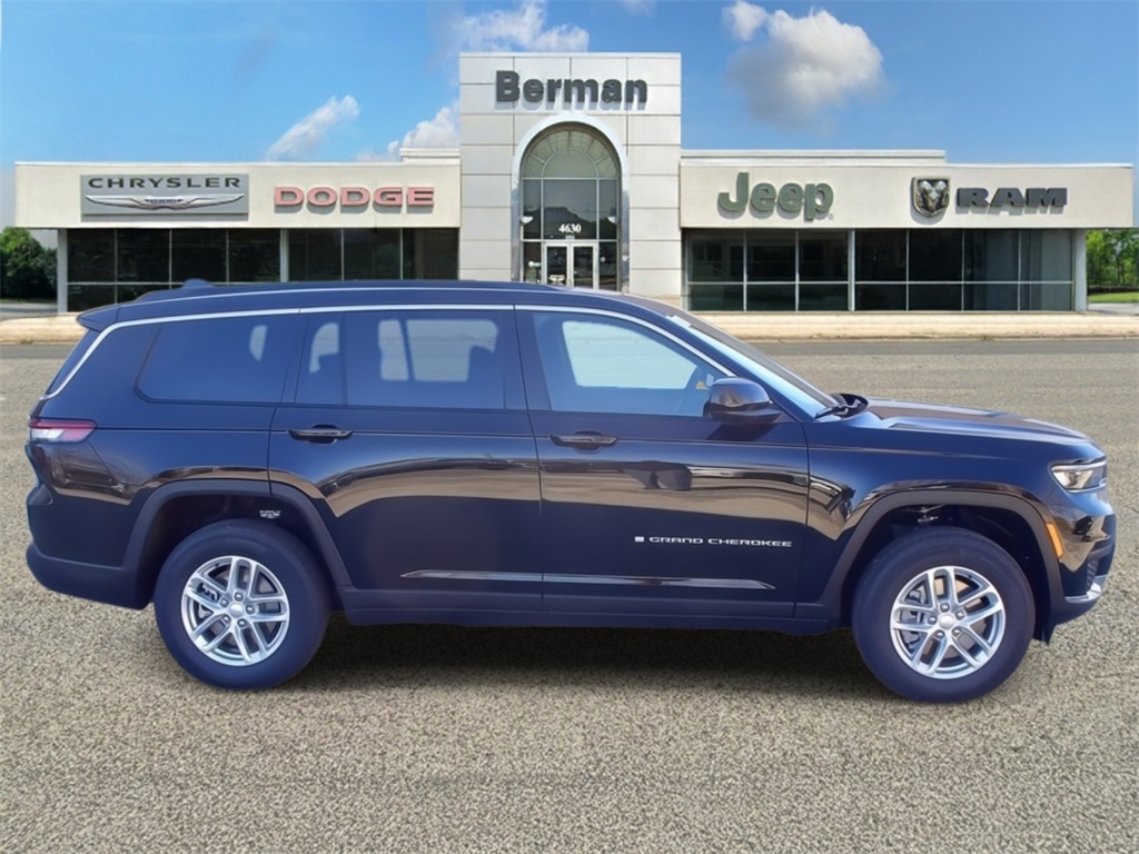 2025 Jeep Grand Cherokee Laredo X photo 4